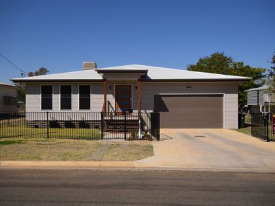 7 Brolga Street, Longreach