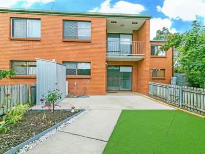 4 / 4 Amie Court, Springwood