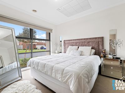 2 Alfonso Court, Lynbrook