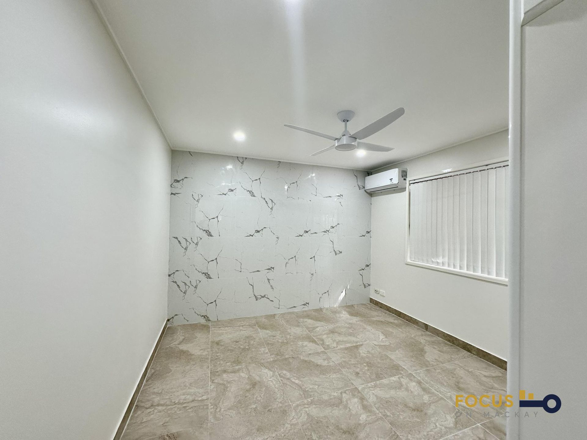 2 / 3 Casuarina Street, Slade Point