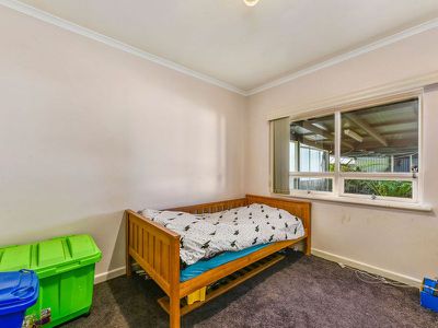 25 English Drive, Millicent