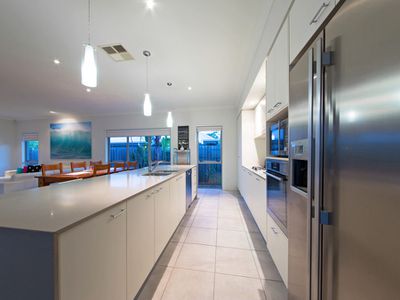 8 Watervale Pde, Wakerley