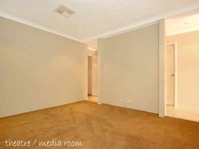 10 Keilor Lane, Aveley