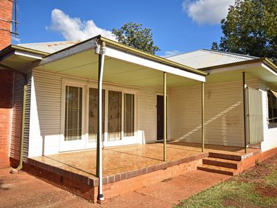 10 Trelanvean Street, Dubbo
