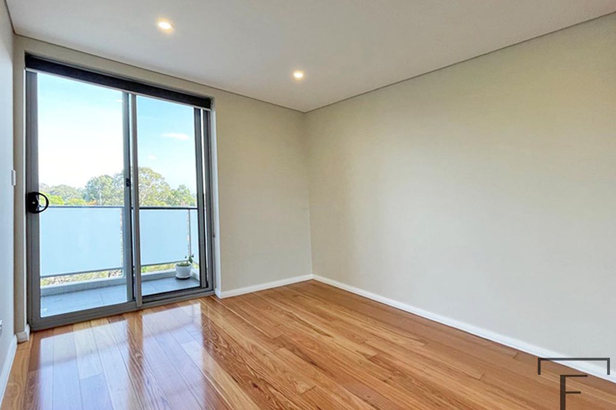 36 / 50 Loftus Crescent, Homebush