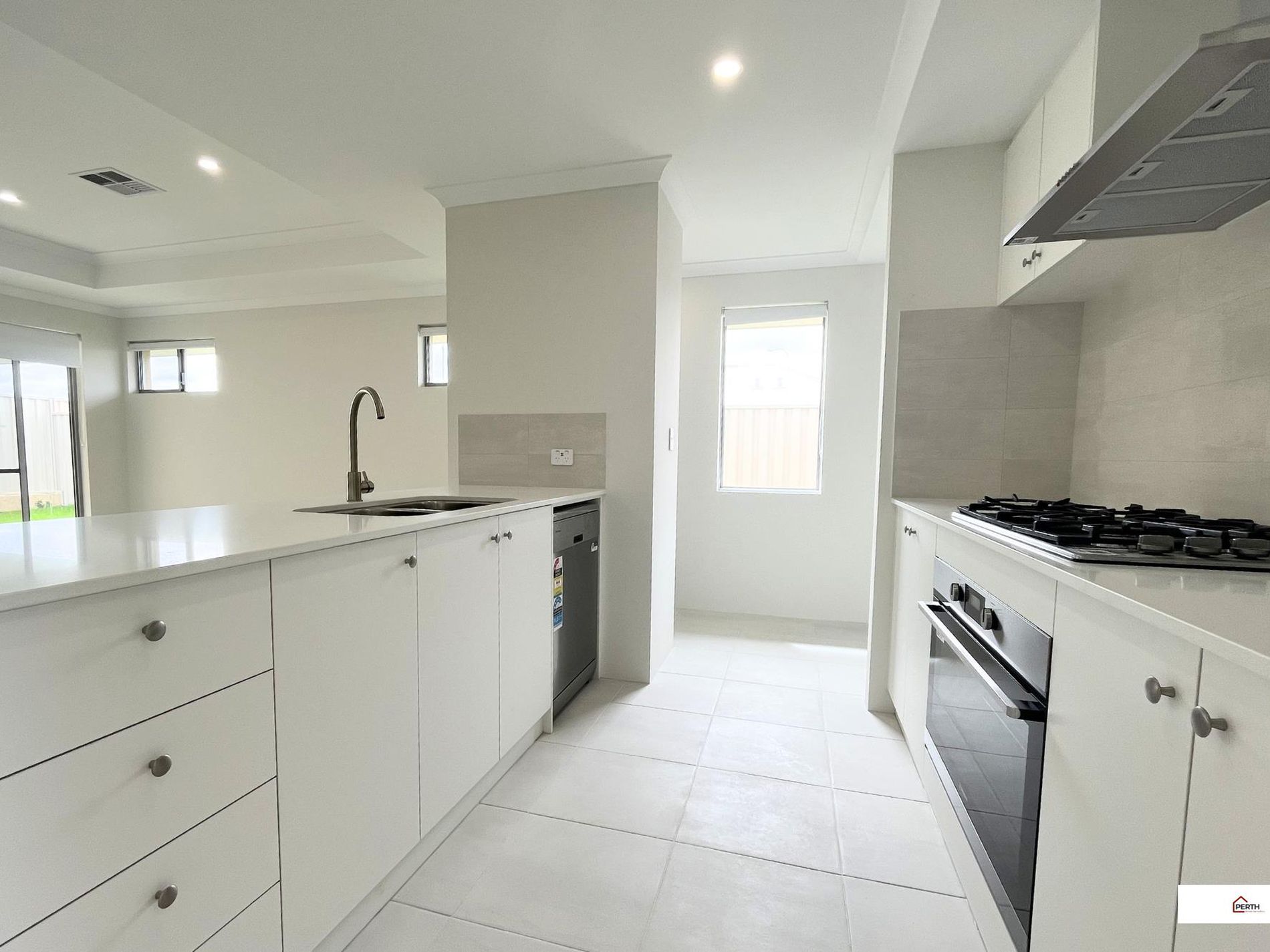 8 Cordelia Street, Eglinton