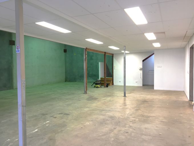 Unit 2, 3 and 4  / 18  Tectonic Crescent , Kunda Park