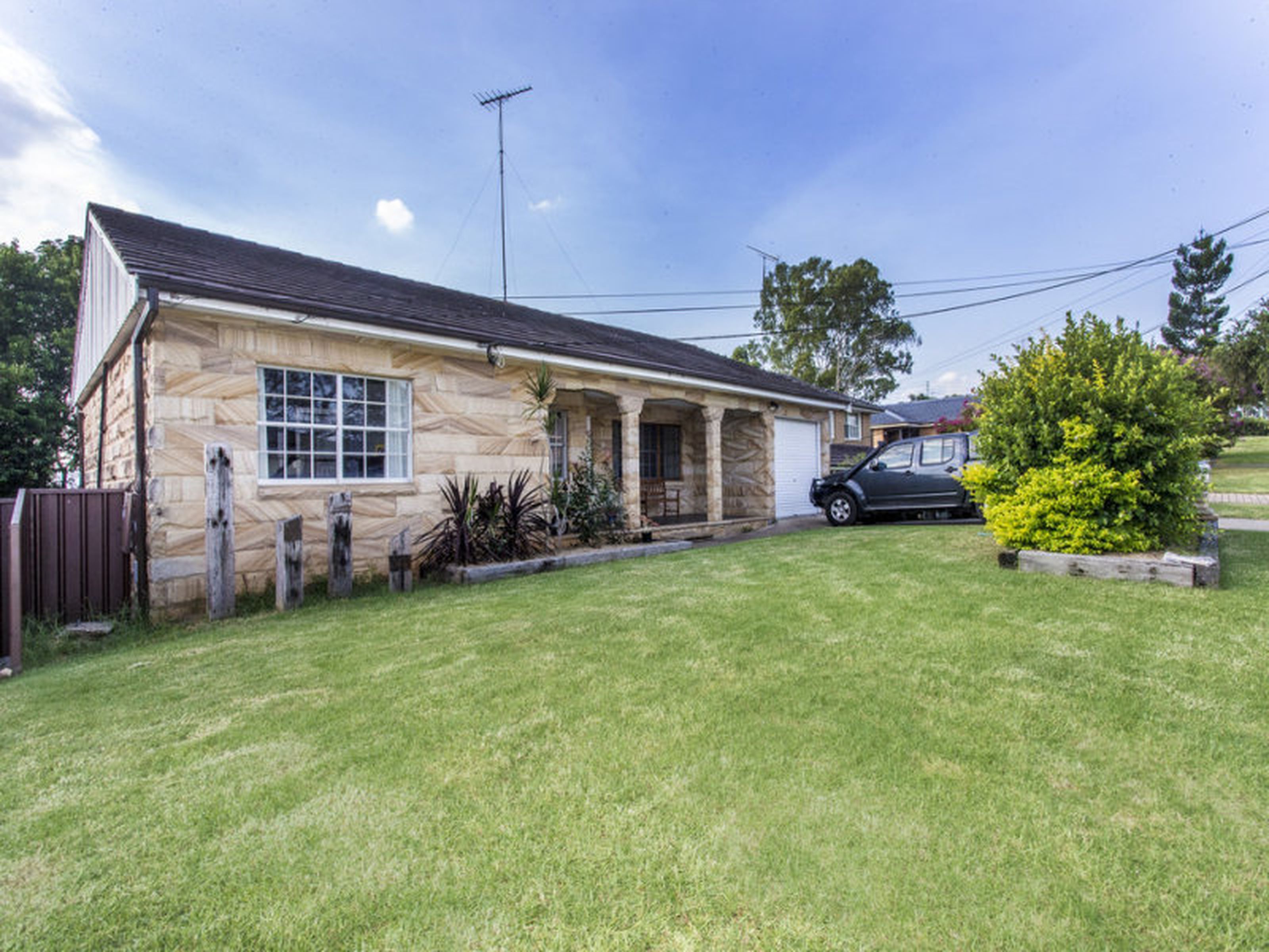 9 Hillcrest Avenue, PENRITH