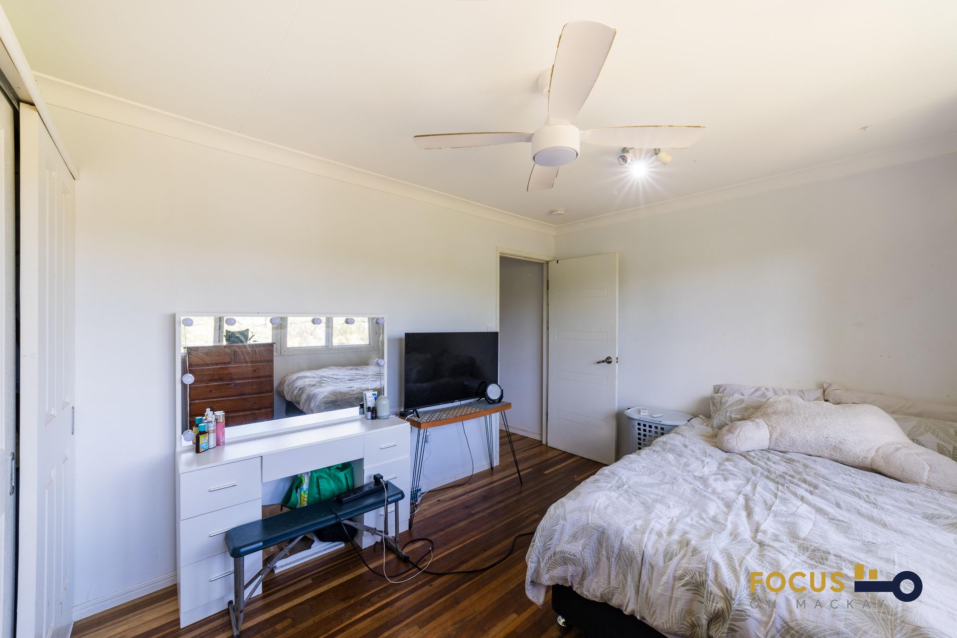 8 Eagle Street, Slade Point