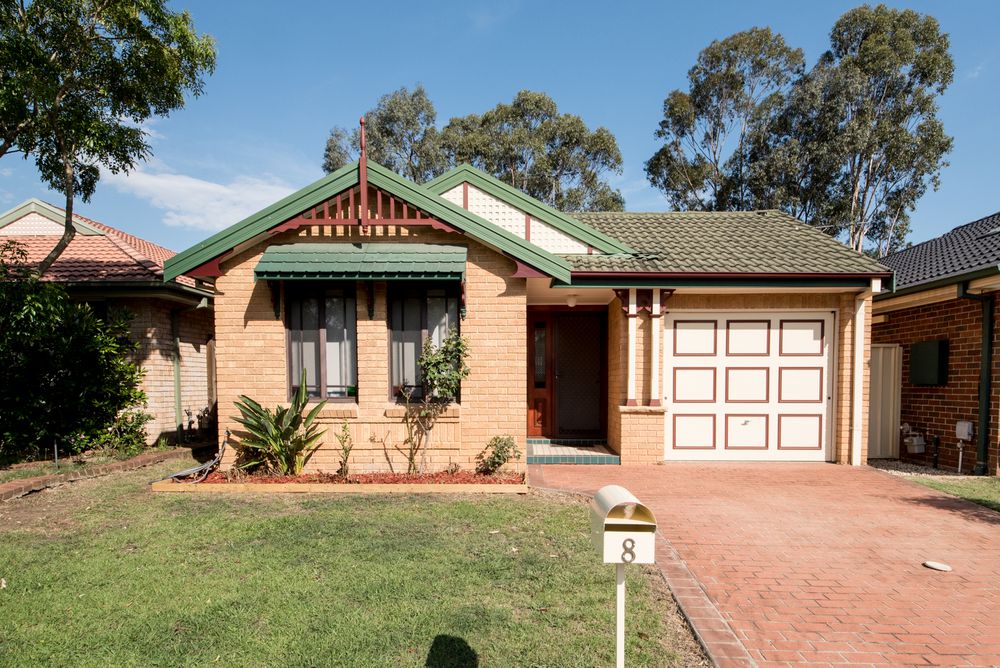 8 Clarendon Court, Wattle Grove