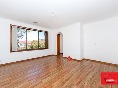 9 Macnamara Place, Chisholm