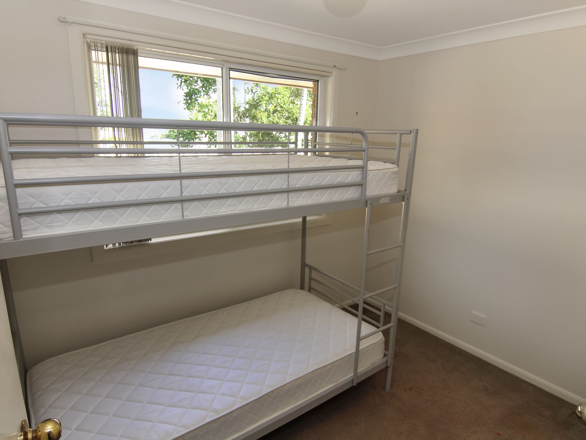 4 / 13 Parkes Street, Tuncurry