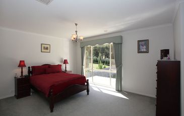 4 Whitaker Place, Beaconsfield