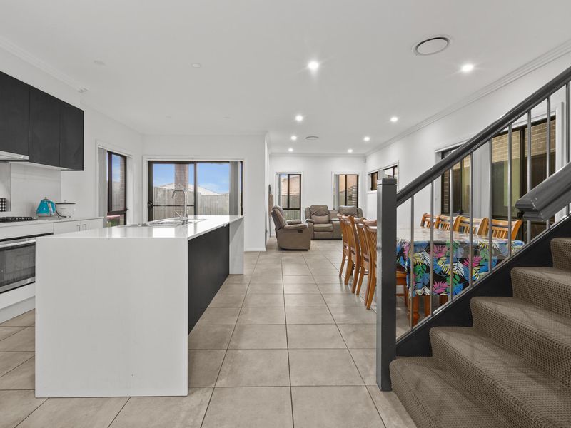 5B Narooma Street, Gregory Hills