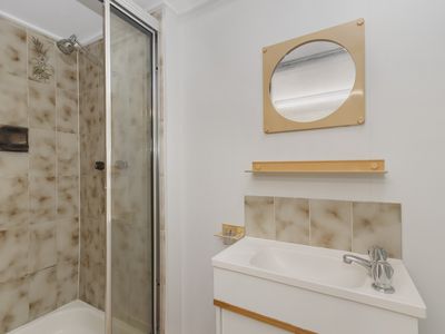 53 Bristol Street, Gulliver