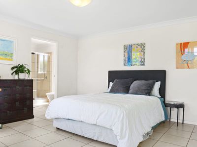 5 Wills Court, Paradise Point
