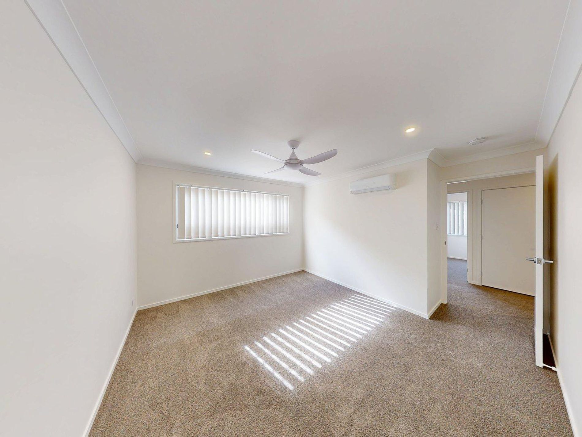 16 Jimna Circuit, White Rock
