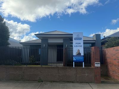 74 Berckelman Circuit, South Guildford