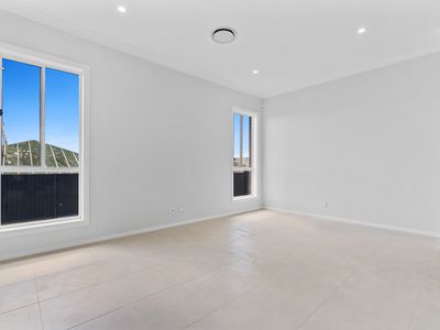 35 Clifton Crescent, Wilton