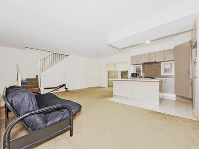 2 / 6 Ozzimo Way, Werribee
