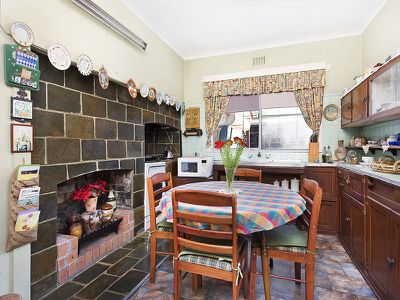 28 Parkes Street, Oak Flats