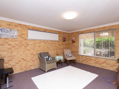 11 Robinia Rise, Helena Valley