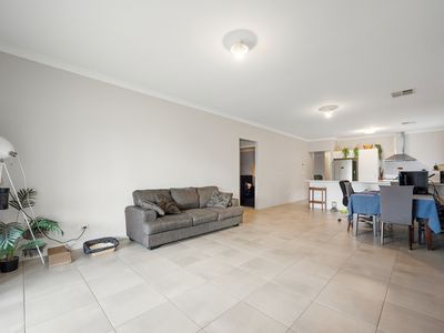 26 Calvera Gardens, Piara Waters