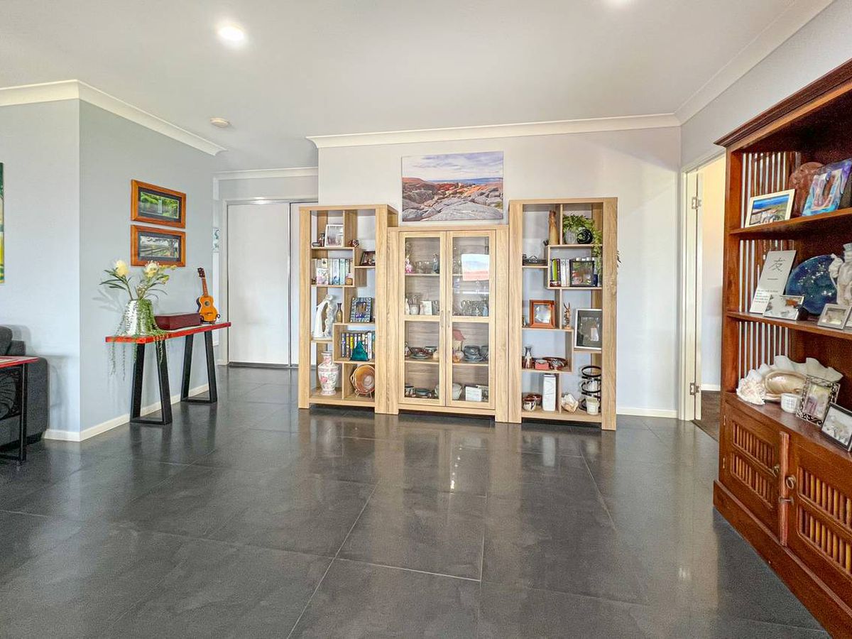 13 Lavender Crescent, Atherton