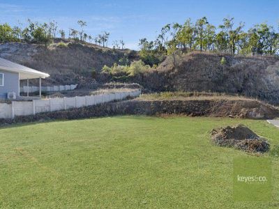 19 Adrian Rise, Mount Louisa