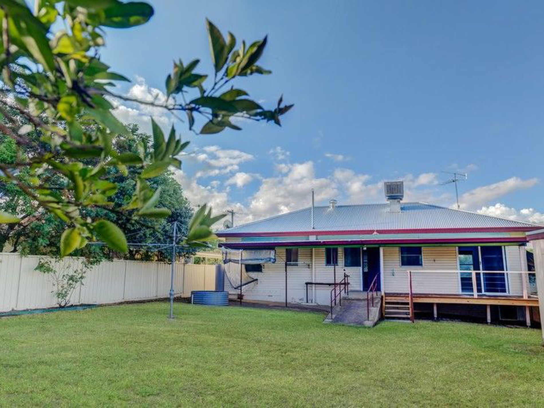 17 Holland Street, Tamworth