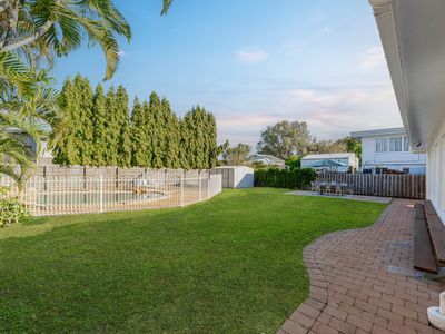 6 Falcon Street, Rowes Bay