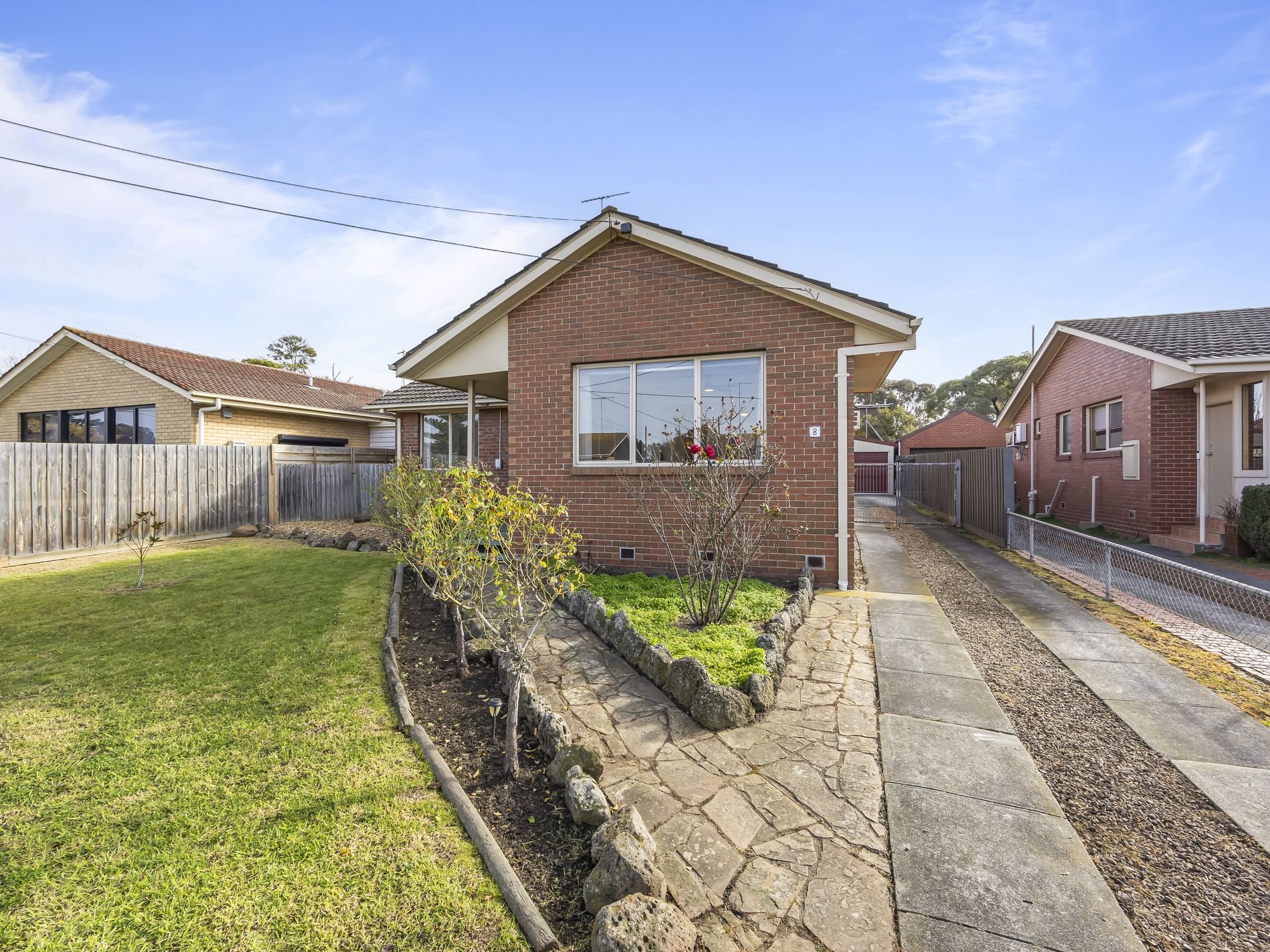 8 Fidge Crescent, Breakwater