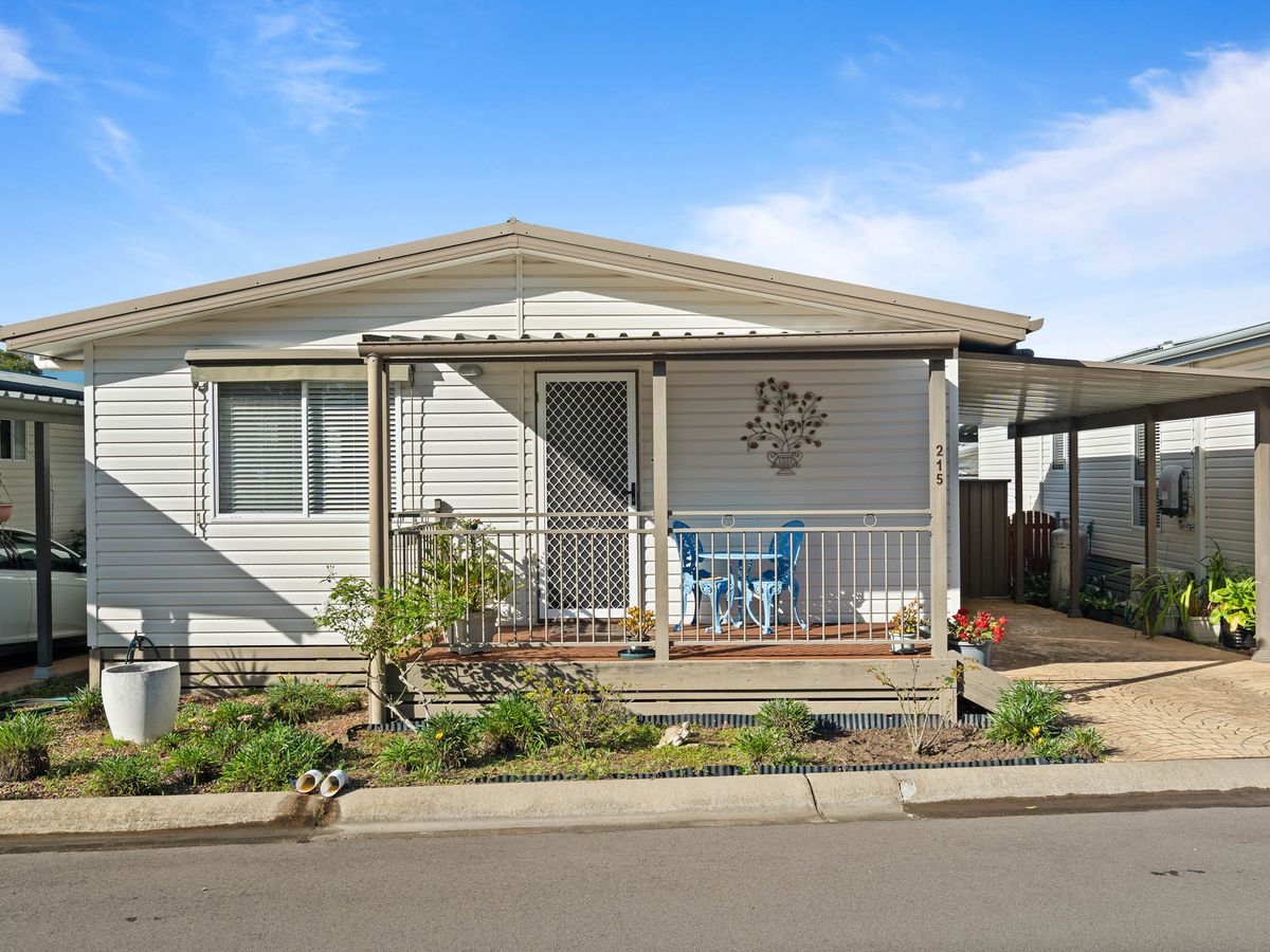215 / 750 Pacific Highway, Lake Munmorah