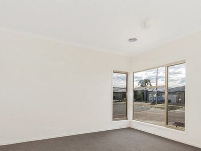 2 Higgins Street, Fraser Rise
