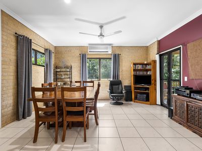 6 Peacock Court, Pomona