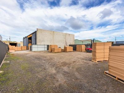 2 Loop Road, Werribee