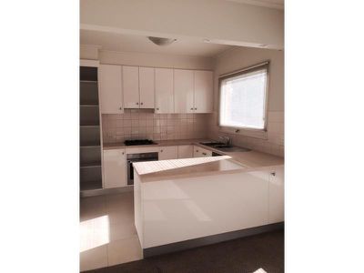 7 / 17 The Esplanade, Geelong