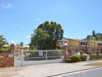 7 / 8 Briggs Road, Springwood