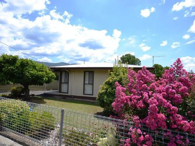 83 Lakeside Avenue , Mount Beauty