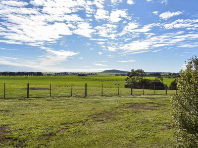 212 Wynham Road, Moorak