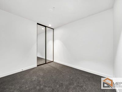 2210 / 33 Mackenzie Street, Melbourne