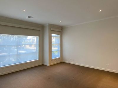 29 Tamborine Avenue, Point Cook