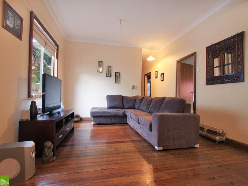 7 Robinson Street, Wollongong