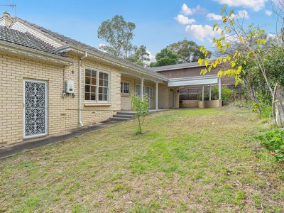 6 Olde Coach Road, Urrbrae