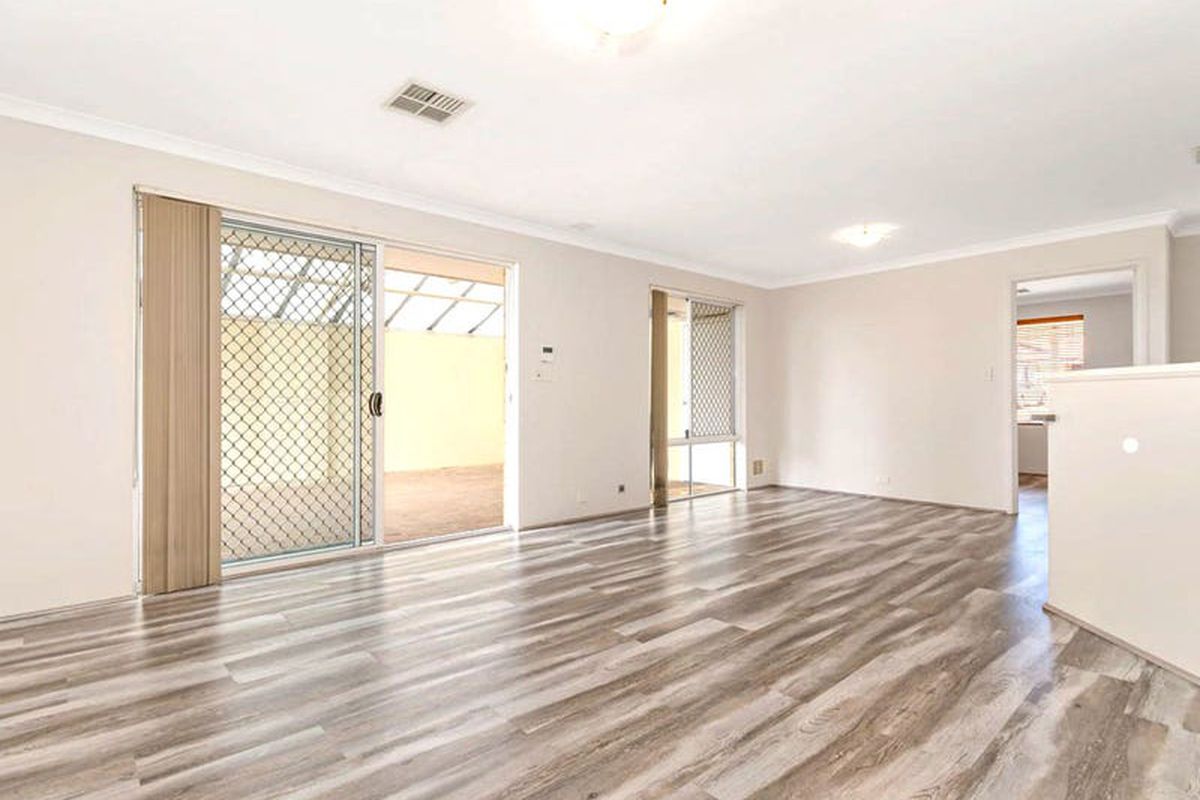 15 Lithgow Drive, Clarkson