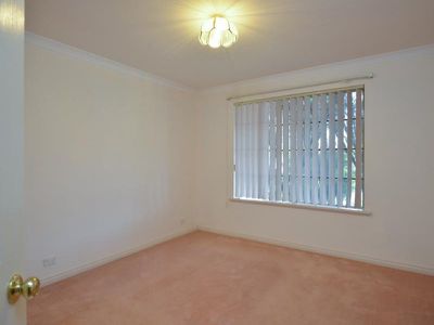 1B Paddington Drive, Hannans