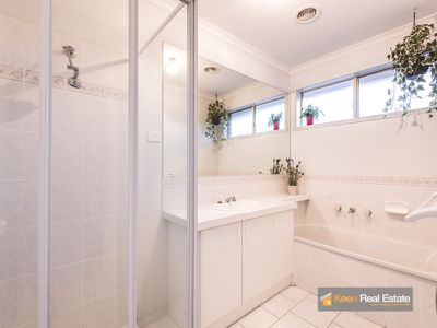 1 Strabane Way, Hampton Park