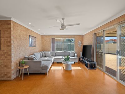 2 Stenton Gardens, Kinross