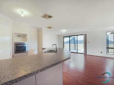 15 Newington Pass, Ellenbrook