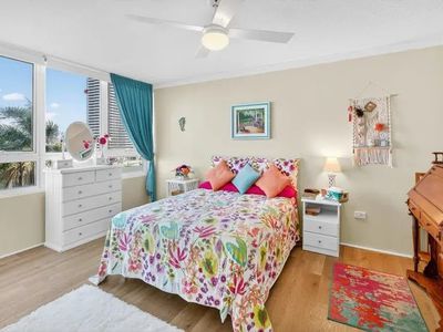 4E / 2 RIVERVIEW PARADE, Surfers Paradise